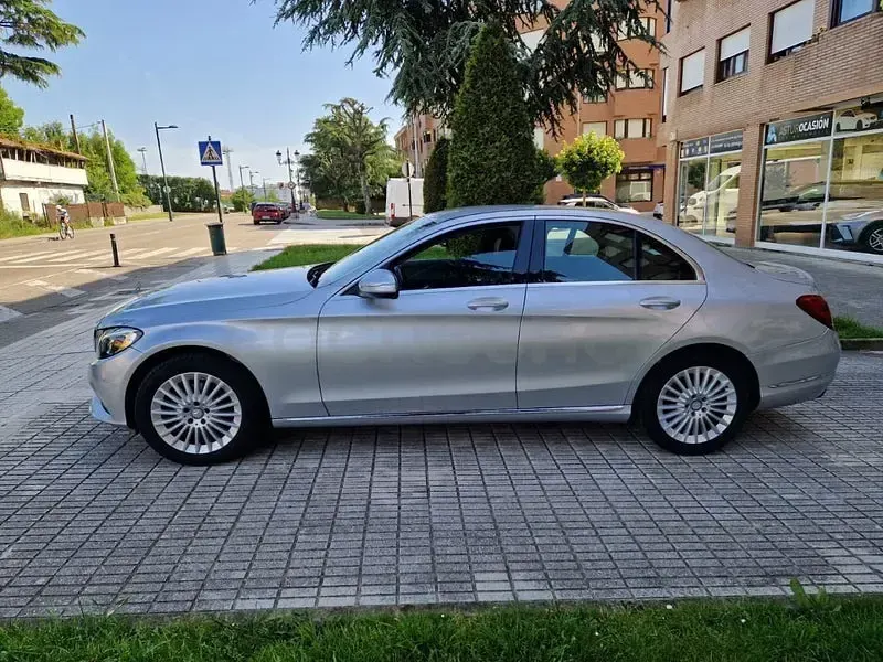Usado Mercedes C220 170 CV (125 kW) 2015 Gris / plata Berlina