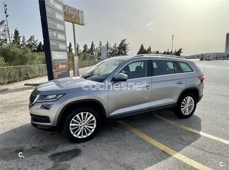 Usado Skoda Kodiaq Style 190 CV (139 kW) 2018 Gris / plata SUV