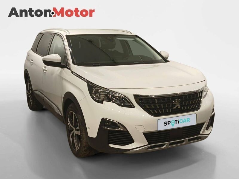 Usado Peugeot 5008 Allure 130 CV (95 kW) 2020 Blanco Monovolumen