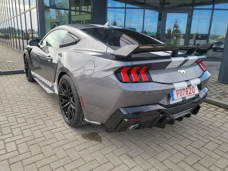 Usado Ford Mustang Fastback 291 CV (214 kW) 2020 Gris / plata Coupe