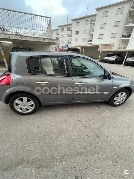 Usado Renault Mégane 105 CV (77 kW) 2006 Negro Berlina