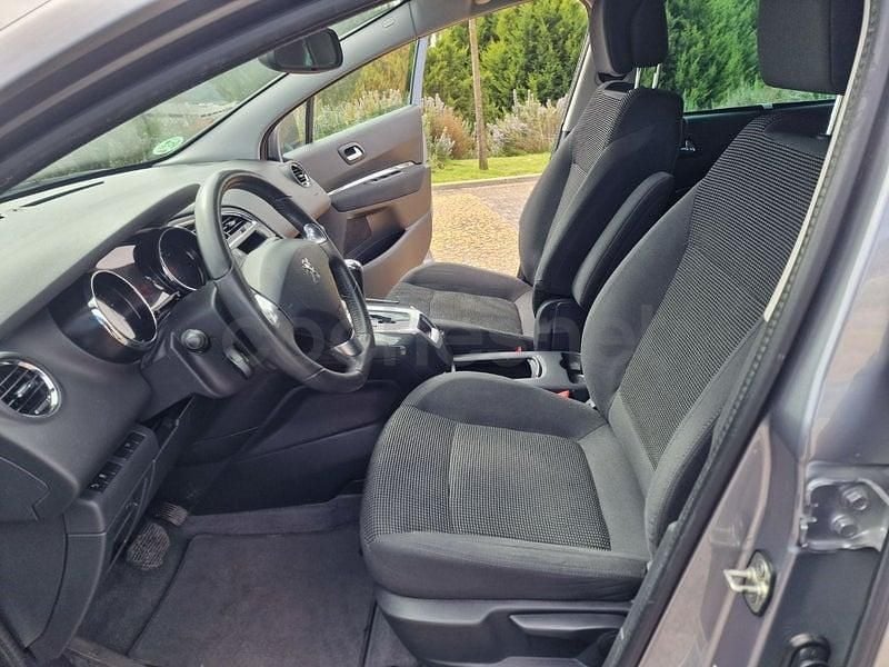 Usado Peugeot 5008 Style 120 CV (88 kW) 2016 Gris / plata Monovolumen