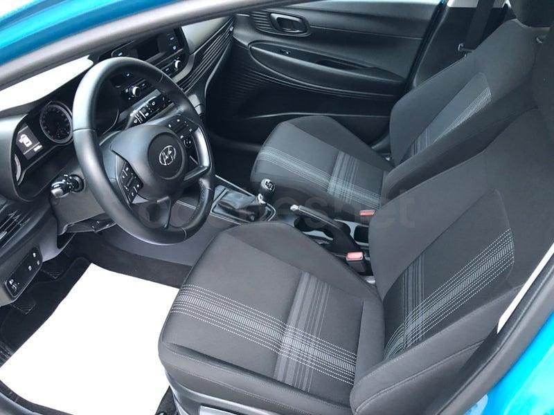 Usado Hyundai Bayon 84 CV (61 kW) 2023 Azul SUV