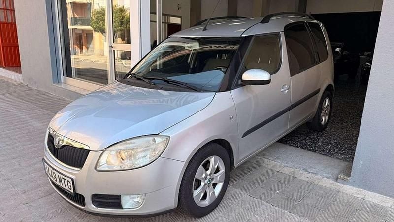 Usado Skoda Roomster Style 105 CV (77 kW) 2007 Gris Monovolumen