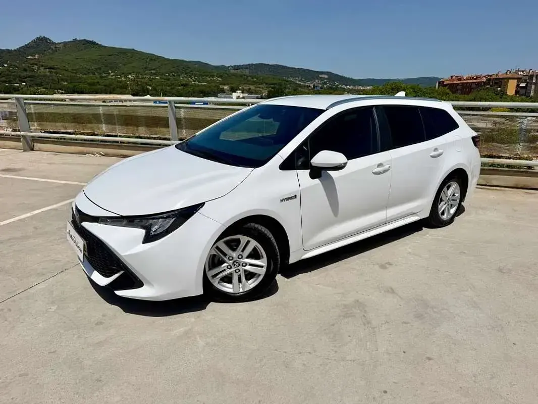 Usado Toyota Corolla Style 122 CV (89 kW) 2022 Blanco Familiar