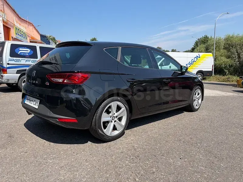 Usado Seat Leon FR 150 CV (110 kW) 2015 Negro Berlina