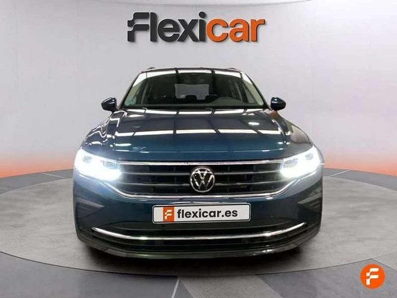Usado VW Tiguan Life 122 CV (89 kW) 2021 Azul SUV