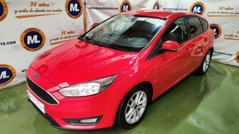 Usado Ford Focus Trend+ 125 CV (91 kW) 2017 Rojo