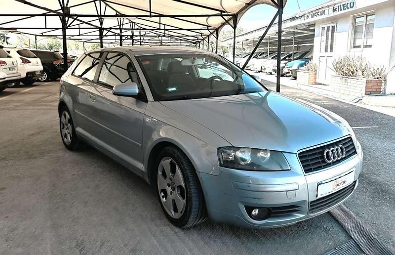 Usado Audi A3 Ambition 140 CV (102 kW) 2004 Gris Utilitario
