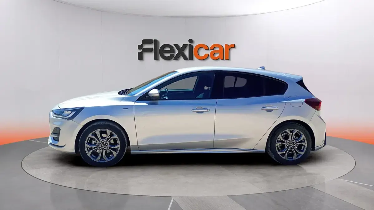 Usado Ford Focus ST-Line 125 CV (91 kW) 2023 Gris Berlina