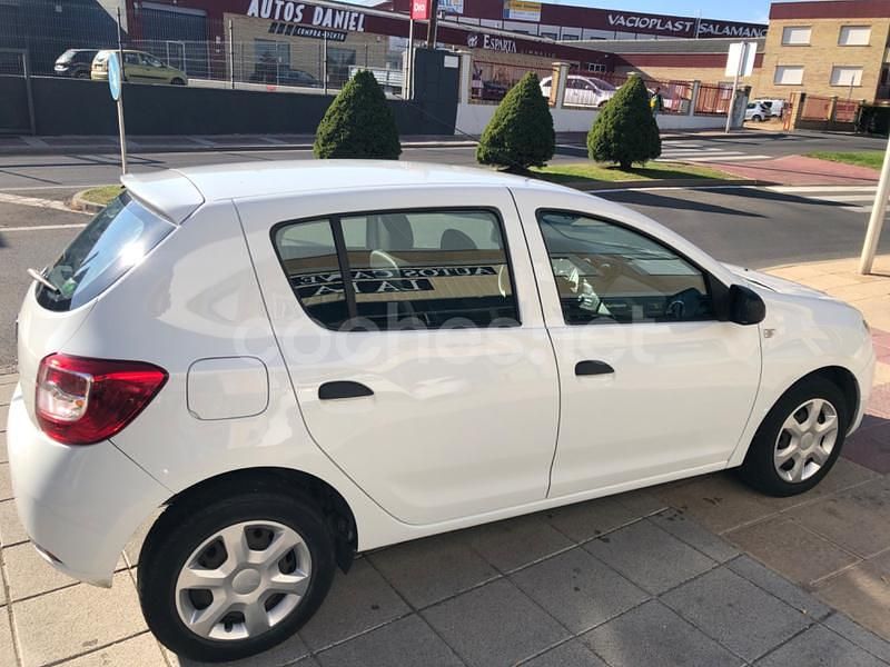 Usado Dacia Sandero Ambiance 75 CV (55 kW) 2014 Blanco Berlina