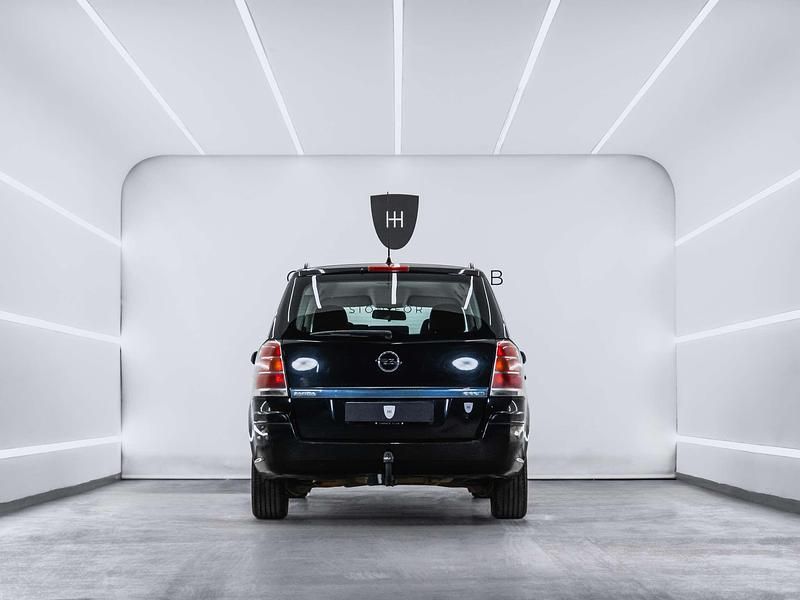 Usado Opel Zafira Enjoy 120 CV (88 kW) 2008 Negro Monovolumen