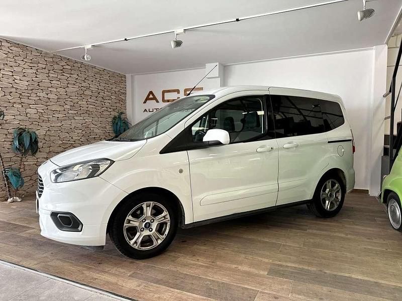 Usado Ford Tourneo Sport 101 CV (74 kW) 2020 Blanco Van
