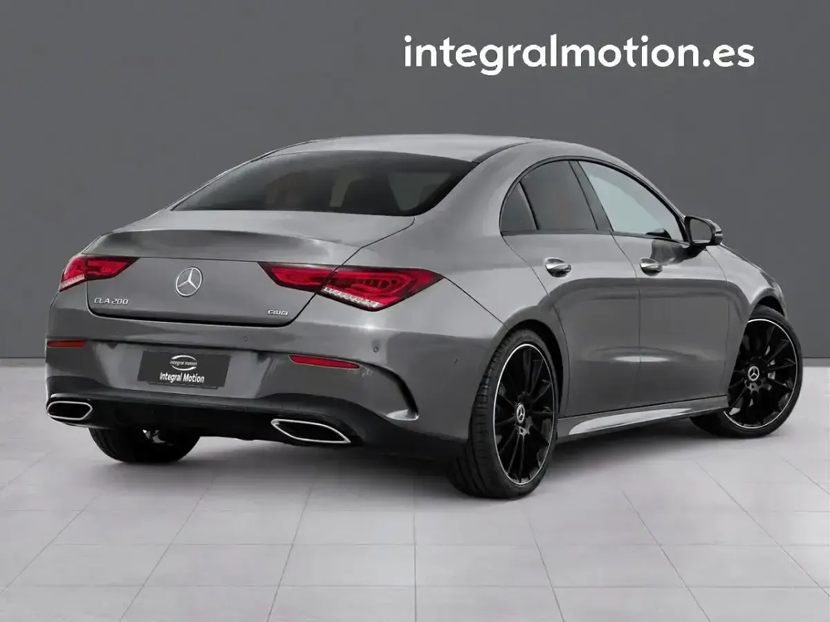 Usado Mercedes CLA200 149 CV (109 kW) 2020 Gris Berlina
