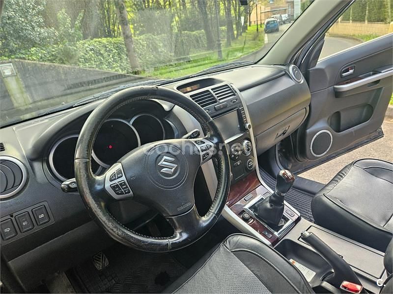 Usado Suzuki Grand Vitara 140 CV (102 kW) 2006 Negro SUV