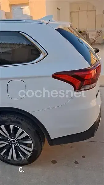 Usado Mitsubishi Outlander Motion 150 CV (110 kW) 2019 Blanco SUV