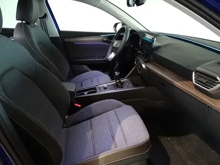 Begagnad Seat Leon XCELLENCE 150 HK (110 kW) 2020 Blå Halvkombi