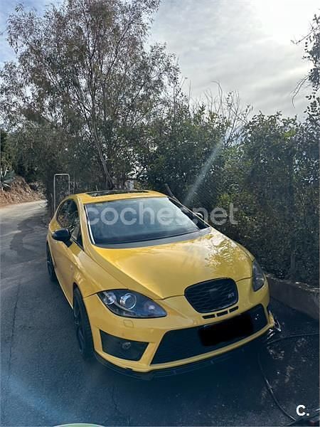 Usado Seat Leon CUPRA 265 CV (194 kW) 2010 Amarillo Berlina