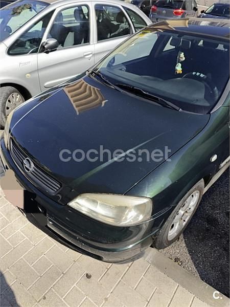 Usado Opel Astra Comfort 100 CV (73 kW) 2001 Verde Berlina