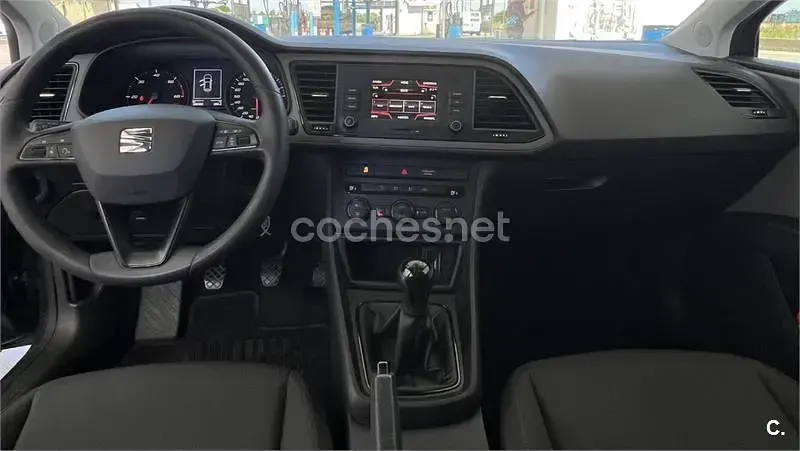 Usado Seat Leon ST Reference 115 CV (84 kW) 2019 Gris / plata Familiar