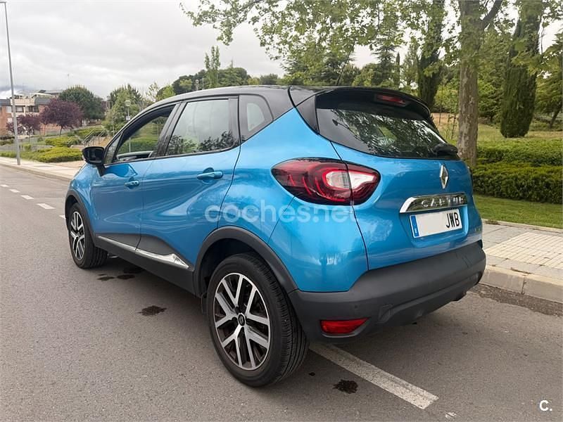 Usado Renault Captur Zen 110 CV (80 kW) 2017 Azul SUV