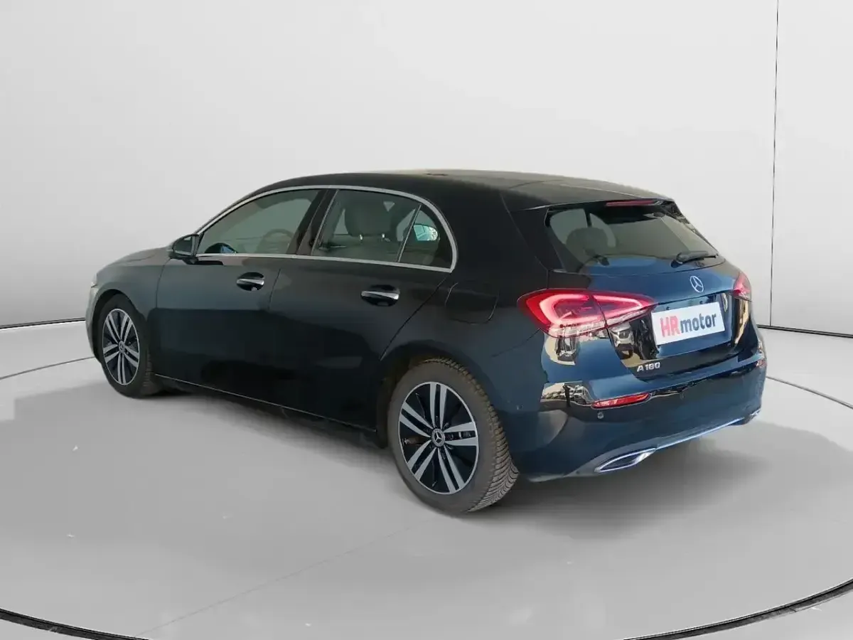 Usado Mercedes A180 Progressive 136 CV (100 kW) 2022 Negro Berlina