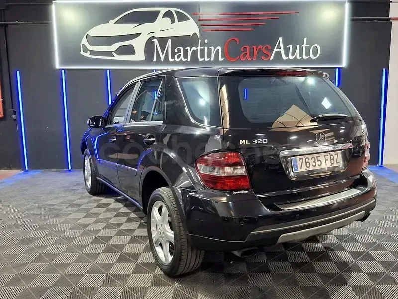Usado Mercedes ML320 224 CV (164 kW) 2006 Negro SUV