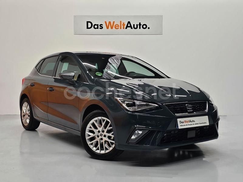 Azul Usado 2025 Seat Ibiza Berlina | 17.900 € (Precio justo) - Imagen 1/4