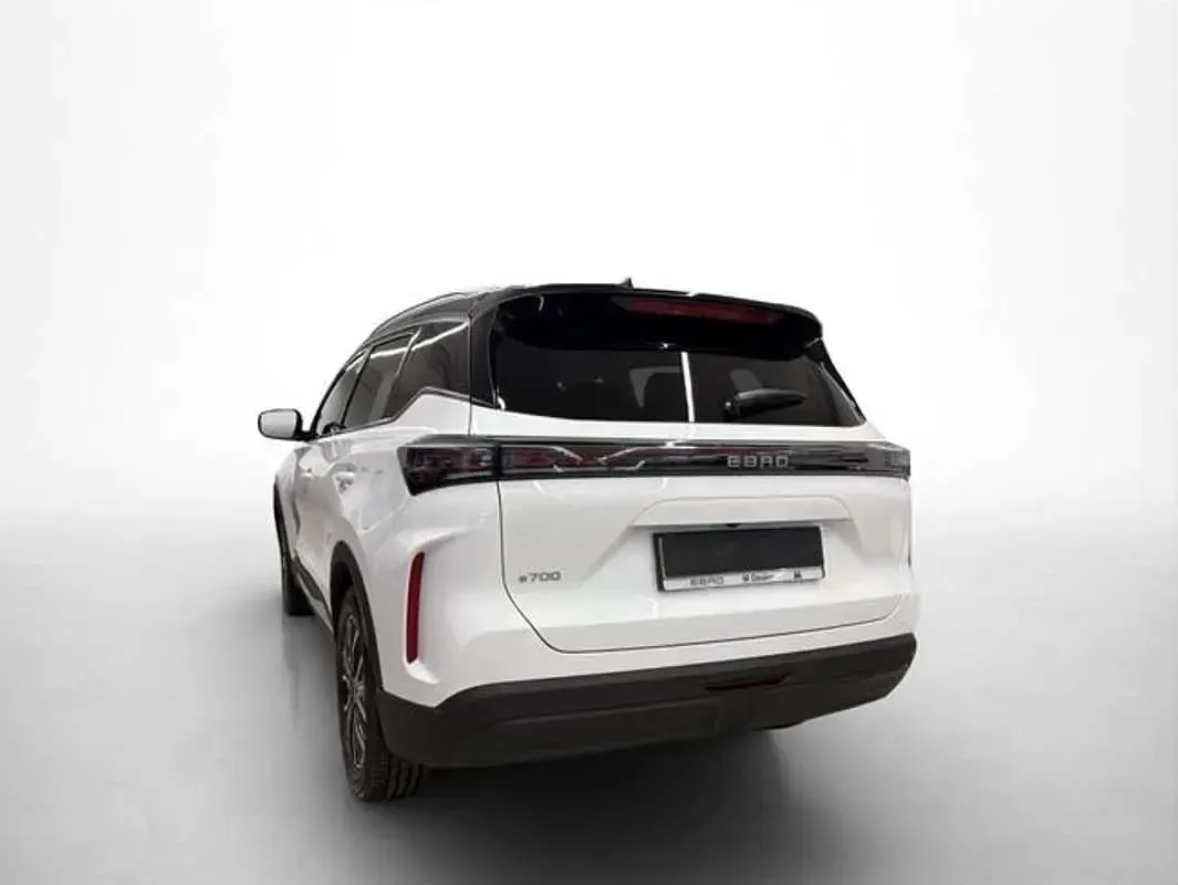 Nuevo Ebro s700 Luxury 279 CV (205 kW) 2026 Blanco SUV
