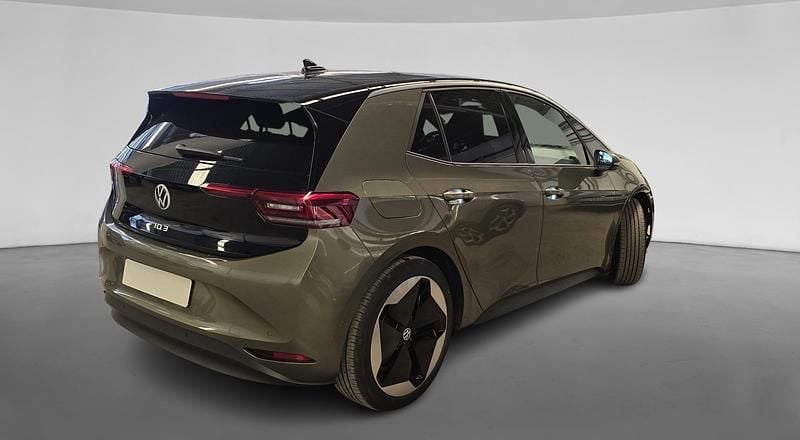 Usado VW ID.3 Pro 150 kW (204 CV) 2024 Verde oliva metalizado con techo negro Utilitario