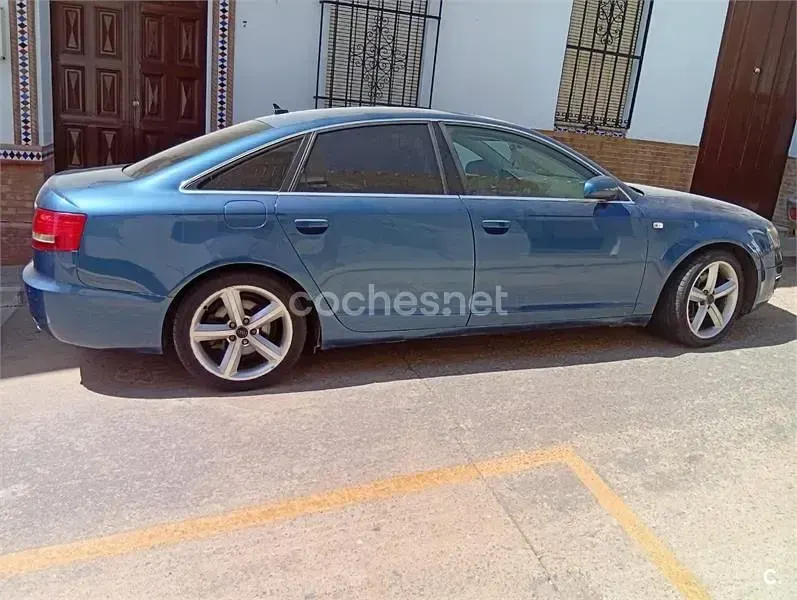 Usado Audi A6 225 CV (165 kW) 2004 Azul Berlina