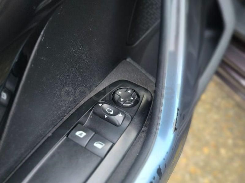 Usado Peugeot 208 Allure 92 CV (67 kW) 2012 Granate Utilitario
