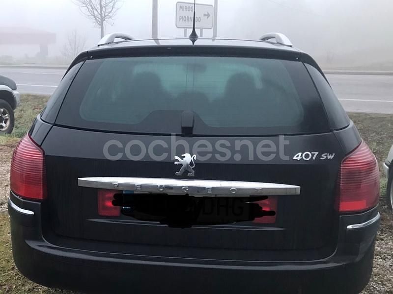 Usado Peugeot 407 Sport 136 CV (100 kW) 2005 Negro Familiar