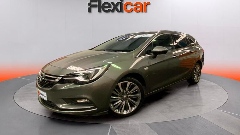 Usado Opel Astra Excellence 136 CV (100 kW) 2017 Gris Familiar