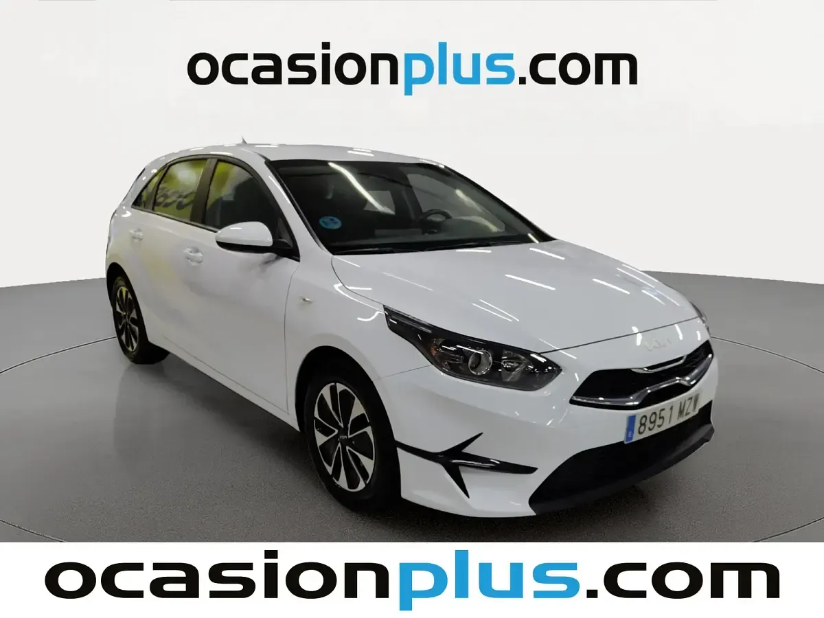 Usado Kia Ceed 101 CV (74 kW) 2025 Blanco Utilitario