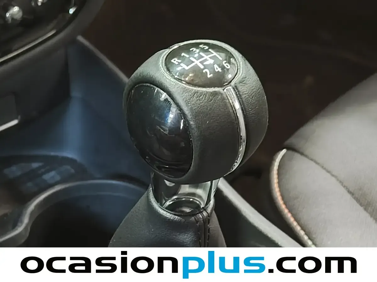 Usado Mini Cooper Clubman 136 CV (100 kW) 2021 Gris / plata Familiar
