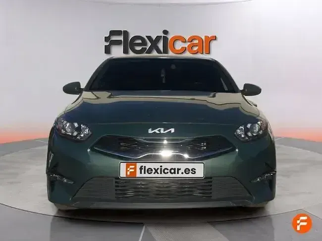 Usado Kia Ceed 100 CV (73 kW) 2022 Verde Utilitario