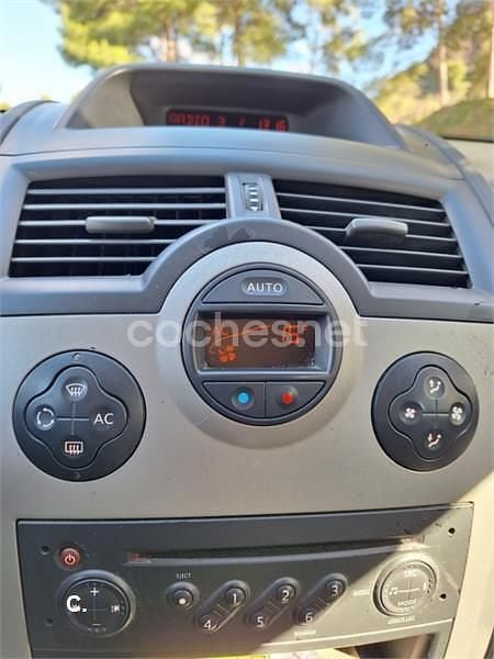 Usado Renault Mégane II Privilege 100 CV (73 kW) 2005 Gris / plata Berlina