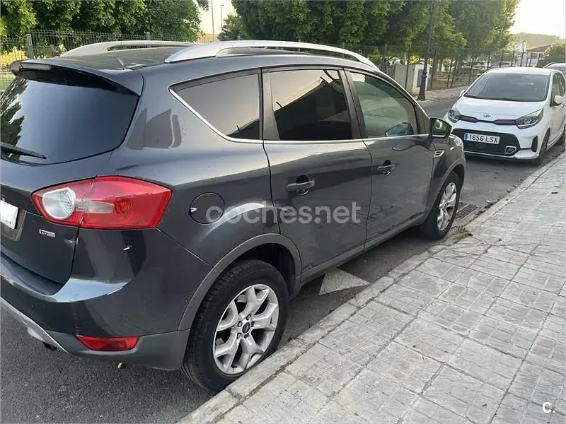Usado Ford Kuga Trend 136 CV (100 kW) 2010 Gris / plata SUV