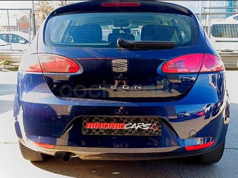 Usado Seat Leon Stylance 105 CV (77 kW) 2008 Azul Berlina