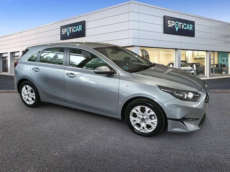 Usado Kia Ceed 120 CV (88 kW) 2024 Blanco Utilitario