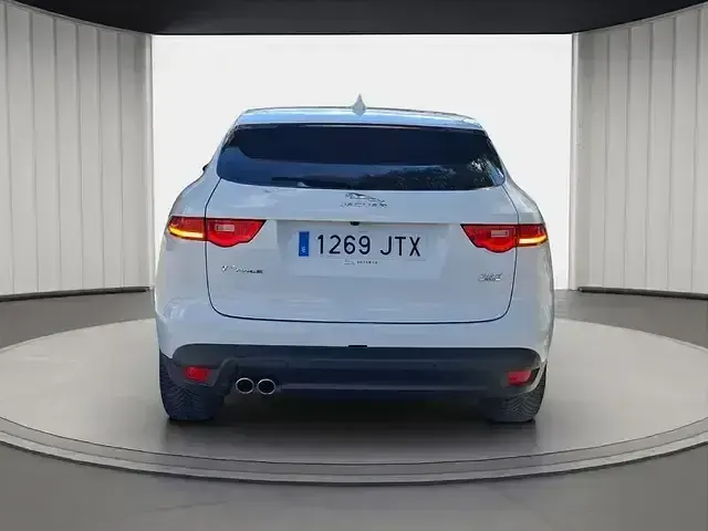Usado Jaguar F-Pace Pure 180 HP (132 kW) 2016 Bege SUV