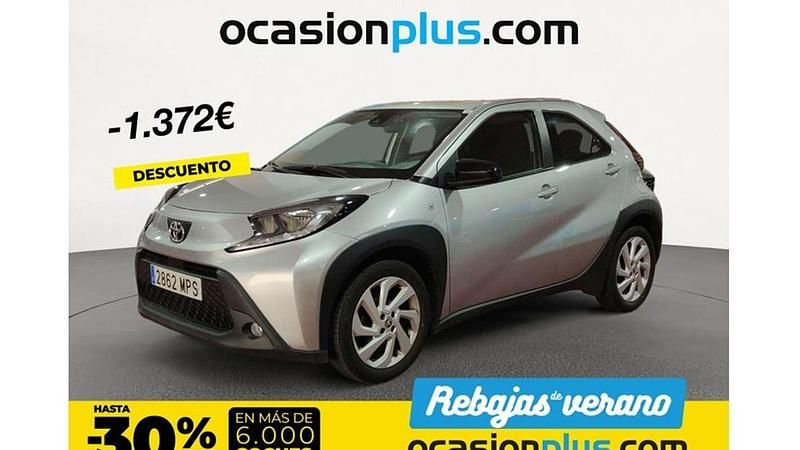 Gris Usado 2024 Toyota Aygo Play Utilitario | 12.978 € (Buen precio) - Imagen 1/4
