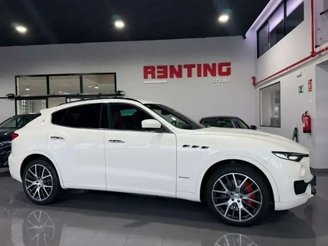 Usado Maserati Levante 349 CV (256 kW) 2018 Blanco SUV