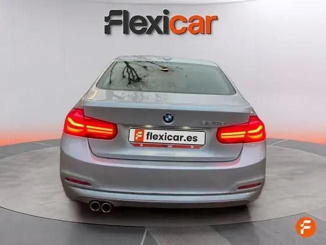 Käytetty BMW 320 Efficient Dynamics 163 HP (119 kW) 2019 Harmaa Sedan