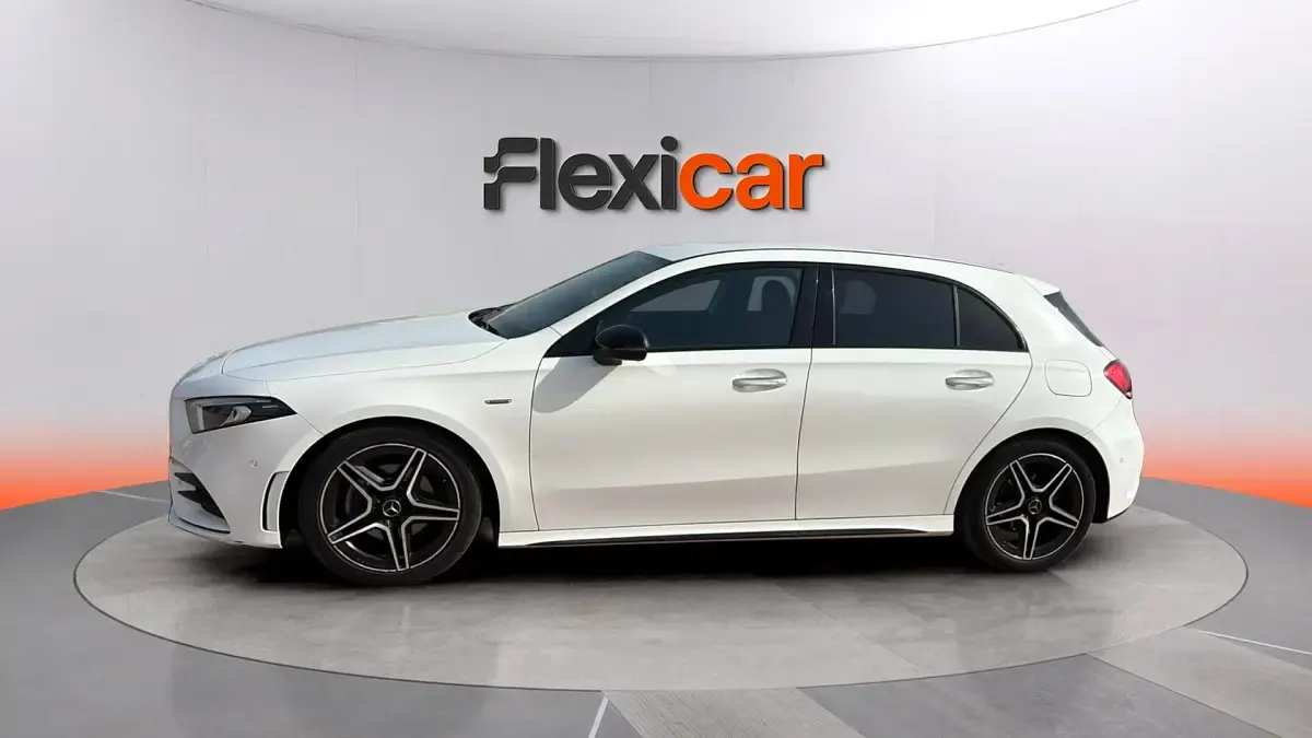 Usado Mercedes A180 116 CV (85 kW) 2021 Blanco Berlina