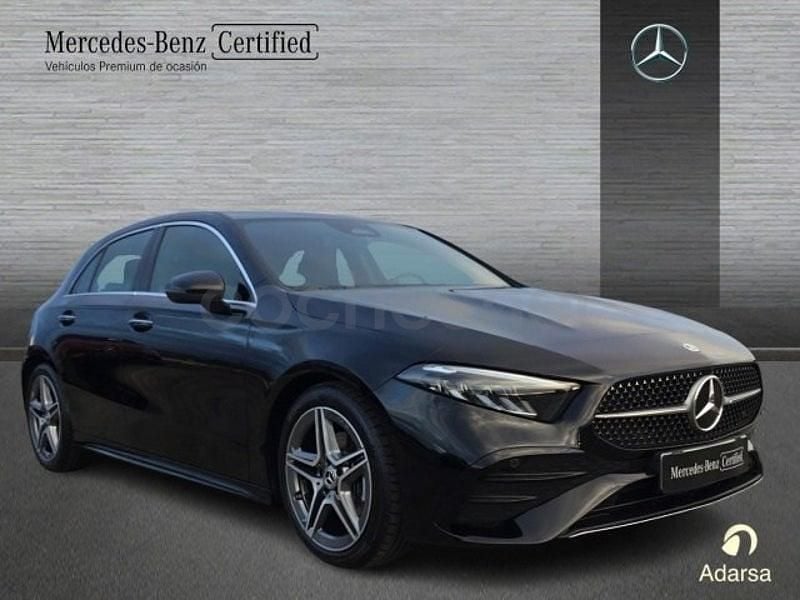 Usado Mercedes A180 AMG line 116 CV (85 kW) 2024 Negro noche Berlina