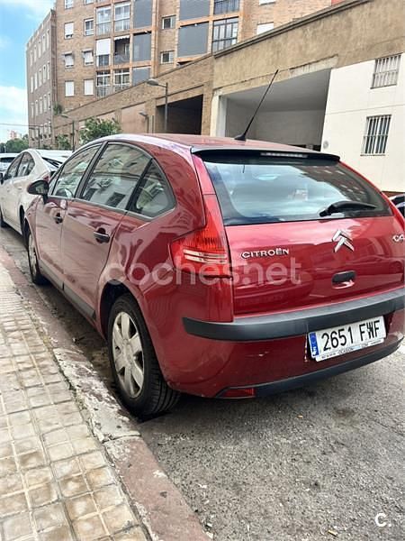 Usado Citroën C4 92 CV (67 kW) 2007 Rojo Berlina