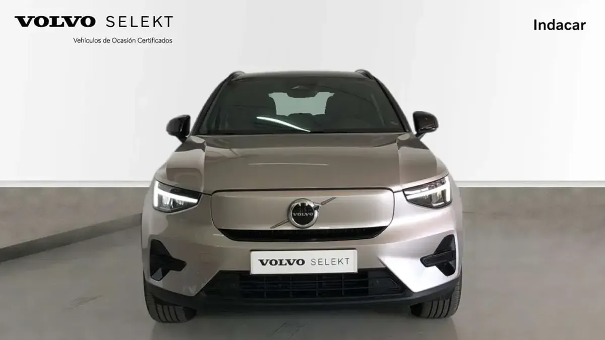 Usado Volvo XC40 Plus 185 kW (252 CV) 2023 Gris SUV