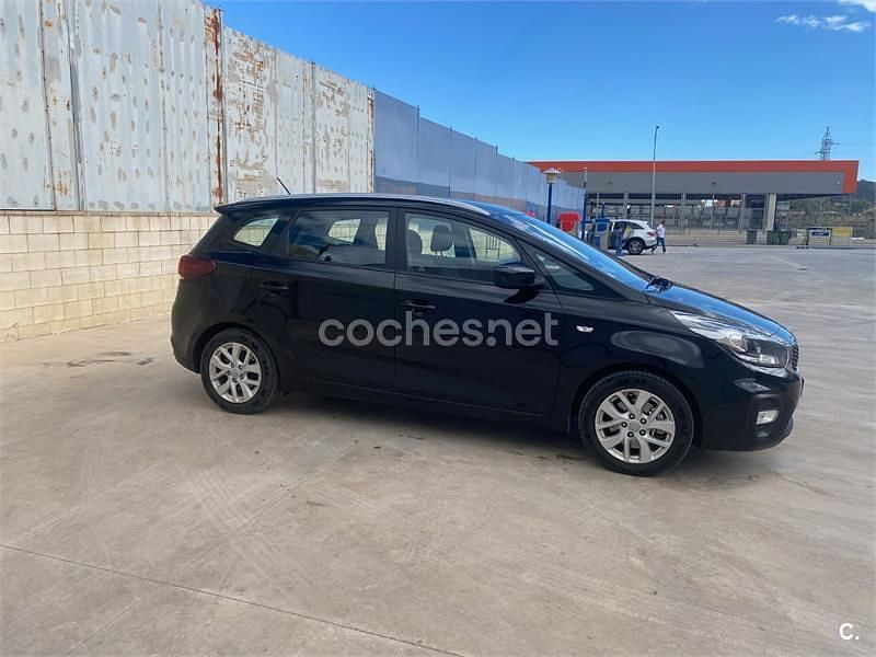Usado Kia Carens 135 CV (99 kW) 2018 Negro Monovolumen